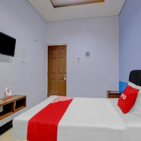 Oyo 90553 Arteri Guest House Semarang Kültér fotó