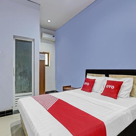 Oyo 90553 Arteri Guest House Semarang Kültér fotó