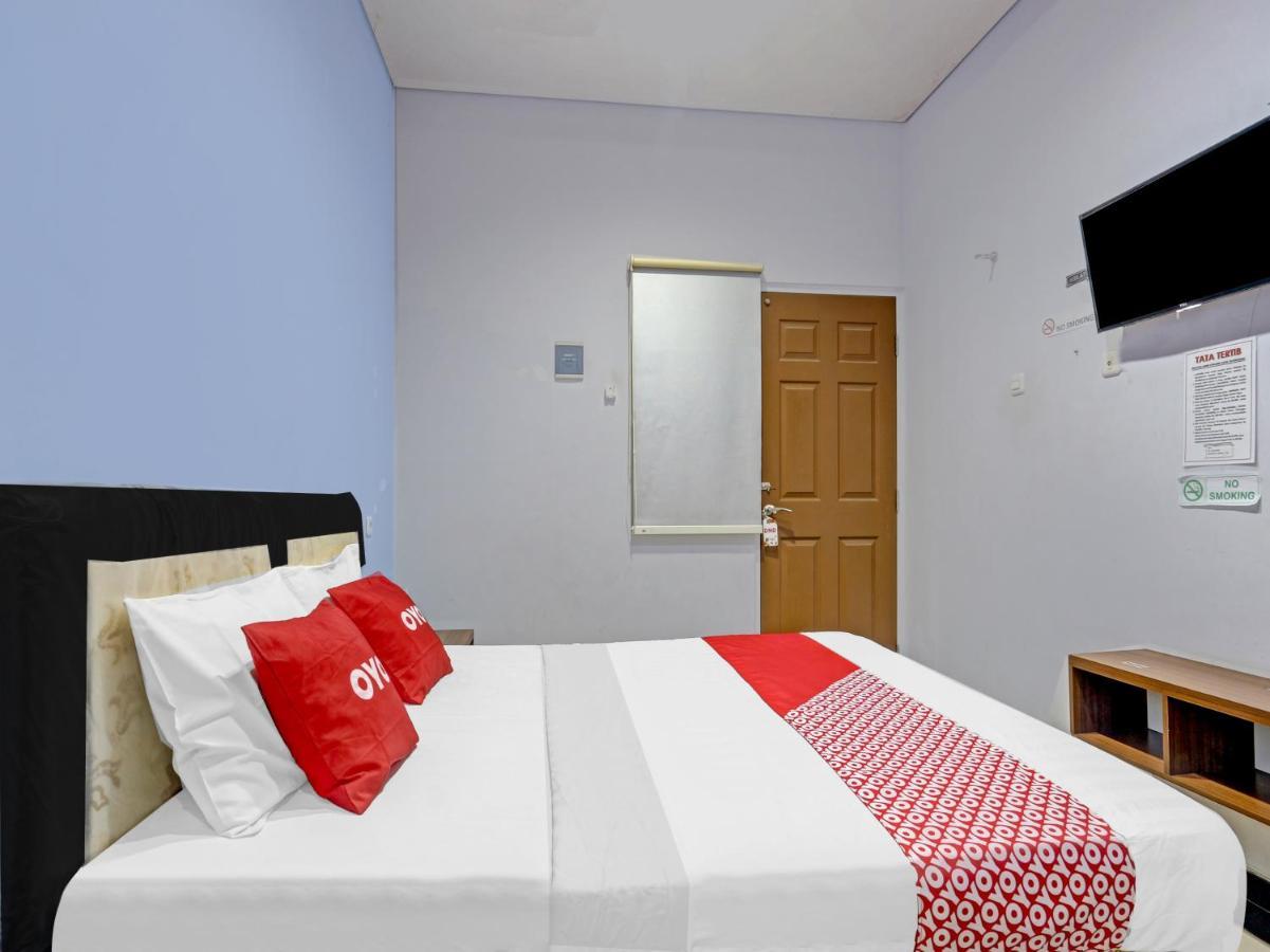 Oyo 90553 Arteri Guest House Semarang Kültér fotó