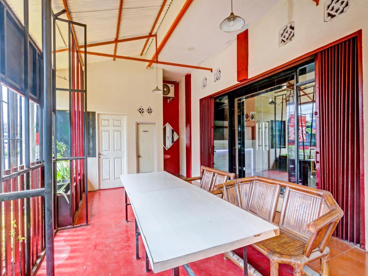 Oyo 90553 Arteri Guest House Semarang Kültér fotó