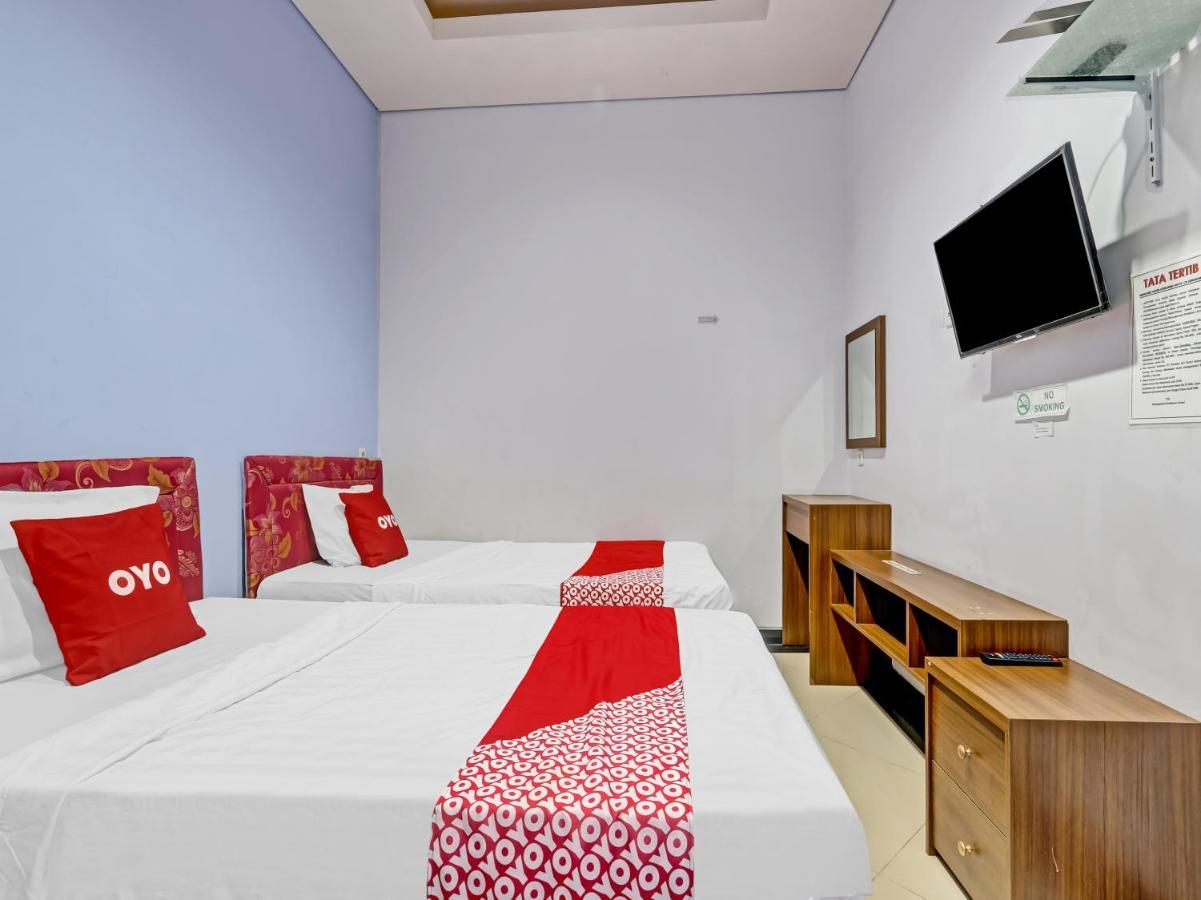 Oyo 90553 Arteri Guest House Semarang Kültér fotó
