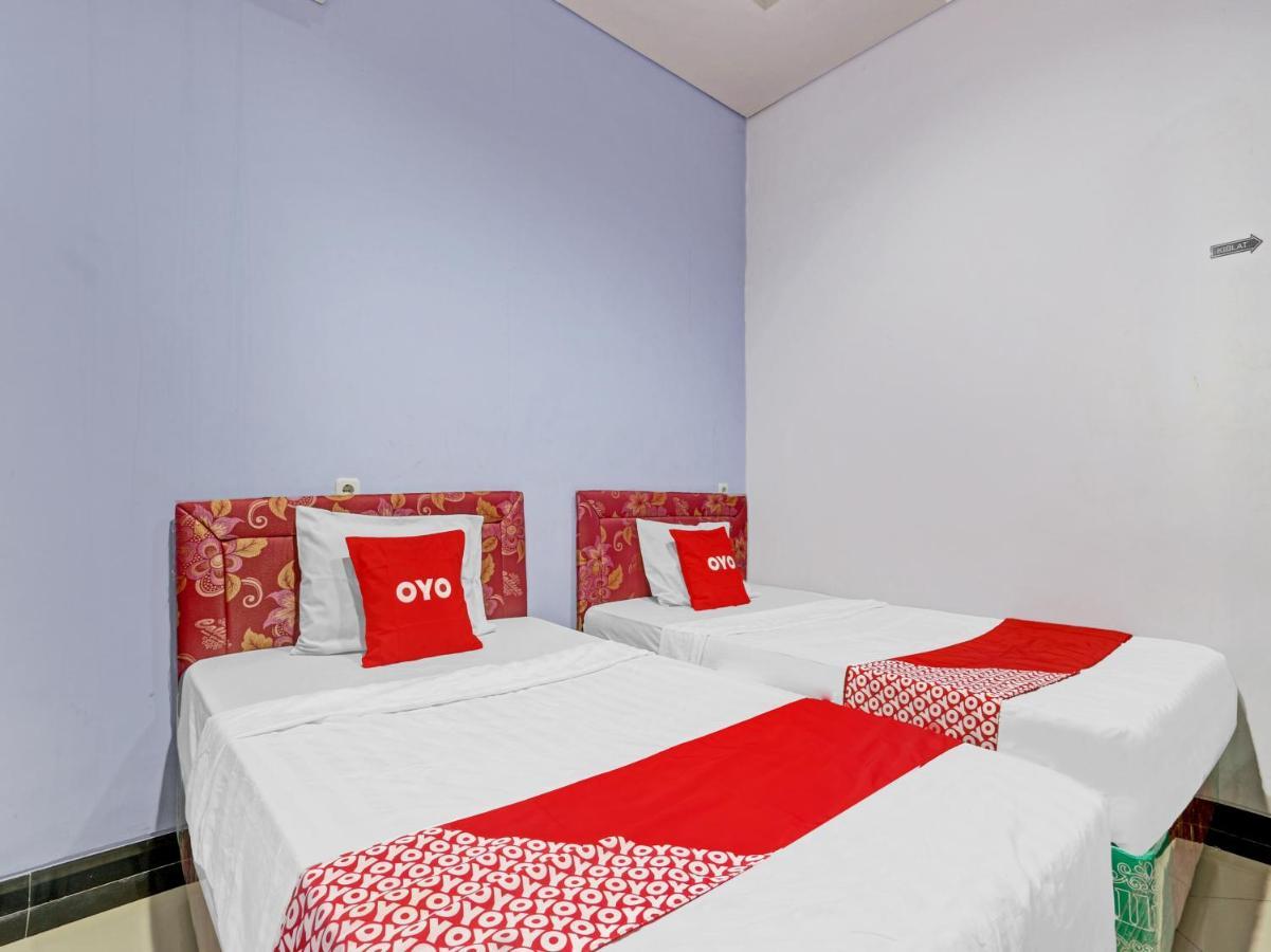 Oyo 90553 Arteri Guest House Semarang Kültér fotó