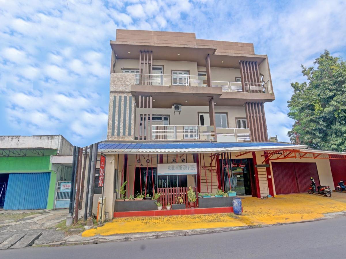 Oyo 90553 Arteri Guest House Semarang Kültér fotó