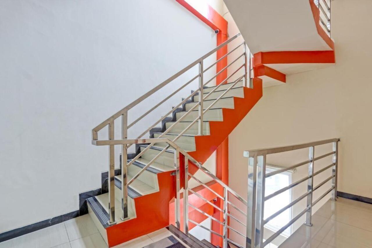 Oyo 90553 Arteri Guest House Semarang Kültér fotó